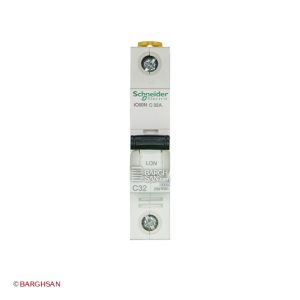 فیوز مینیاتوری 1 پل 32 آمپر کلاس C سری Acti9 اشنایدر از زاویه رو به رو